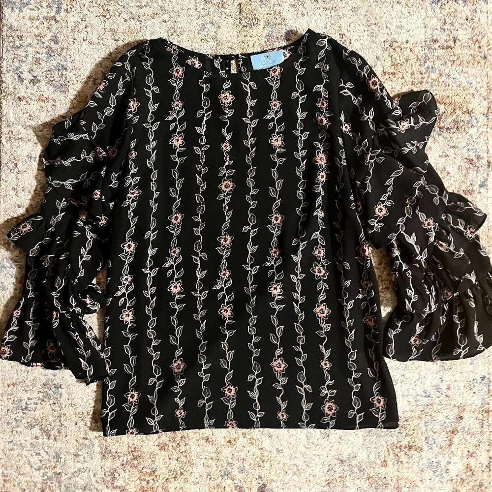 CeCe Floral Blouse With Ruffles XS